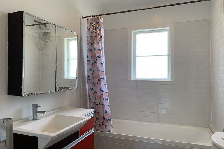 Photo of property in 163 Titirangi Road, New Lynn, Auckland, 0600