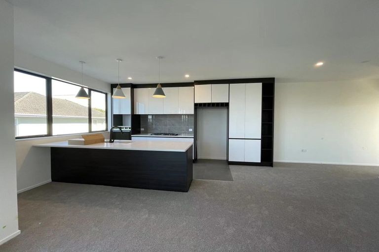 Photo of property in 1b Tui Glen Road, Birkenhead, Auckland, 0626