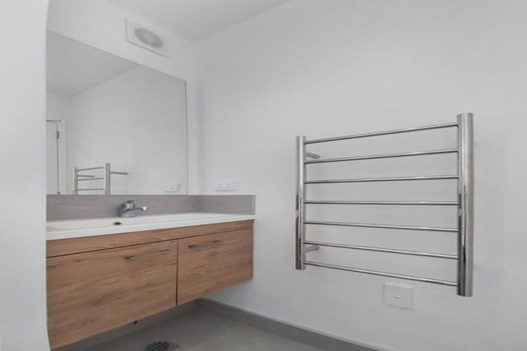 Photo of property in 34 Tukari Lane, Mangere Bridge, Auckland, 2022