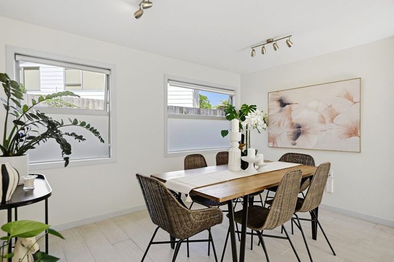 Photo of property in 1/149 Eskdale Road, Birkdale, Auckland, 0626
