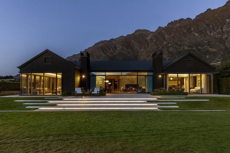 Photo of property in 10 Bluff View Terrace, Drift Bay, Queenstown, 9371