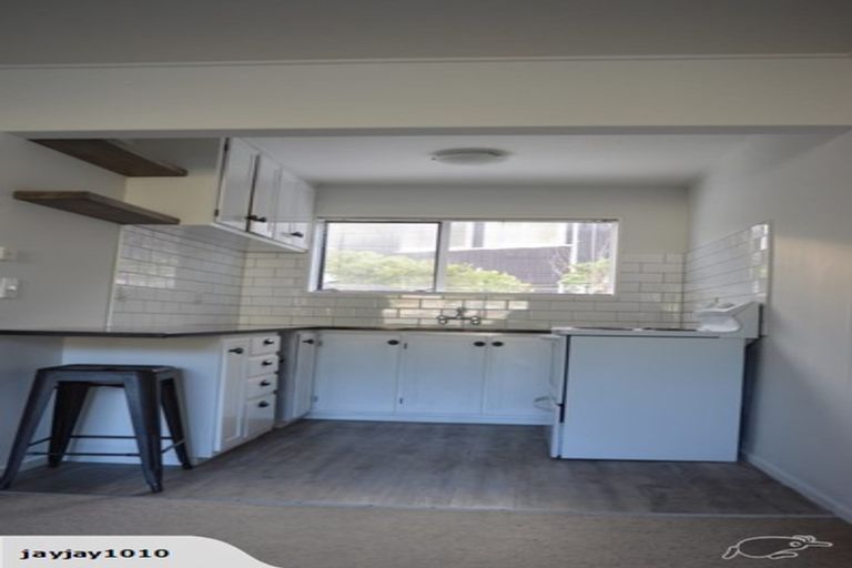 Photo of property in 100f5 Lyall Parade, Lyall Bay, Wellington, 6022
