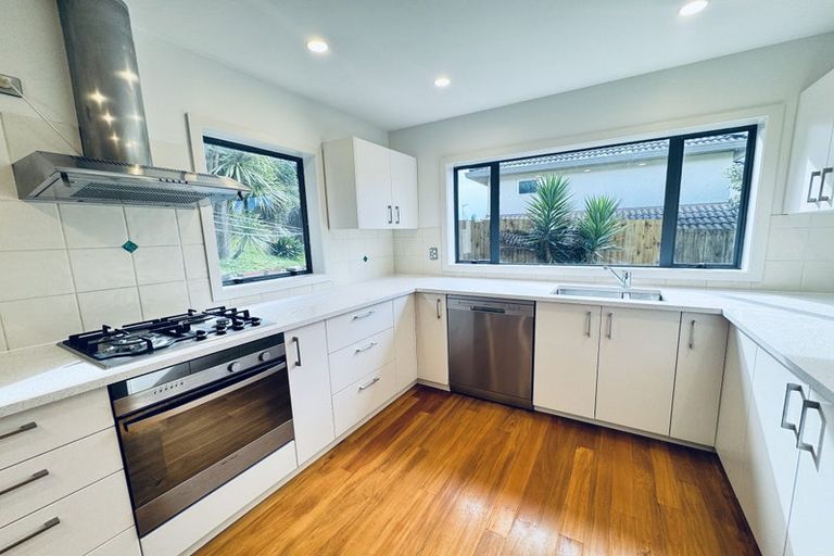 Photo of property in 35 John Court Street, Birkenhead, Auckland, 0626