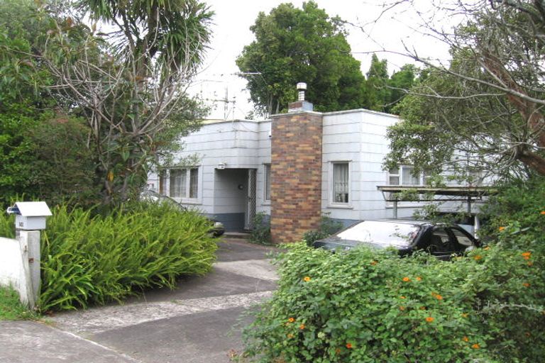 Photo of property in 382 Don Buck Road, Massey, Auckland, 0614