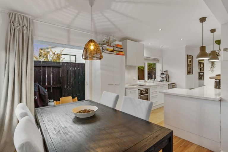 Photo of property in 69 Kervil Avenue, Te Atatu Peninsula, Auckland, 0610