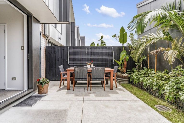 Photo of property in 10 Walter Merton Road, Hobsonville, Auckland, 0616