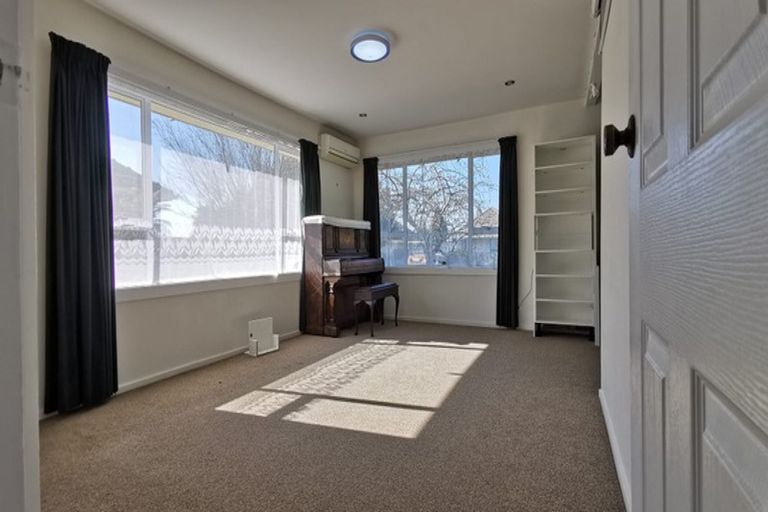 Photo of property in 33 Blankney Street, Hornby, Christchurch, 8042