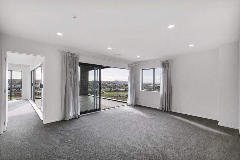 Photo of property in 98 Wainui Road, Silverdale, 0932