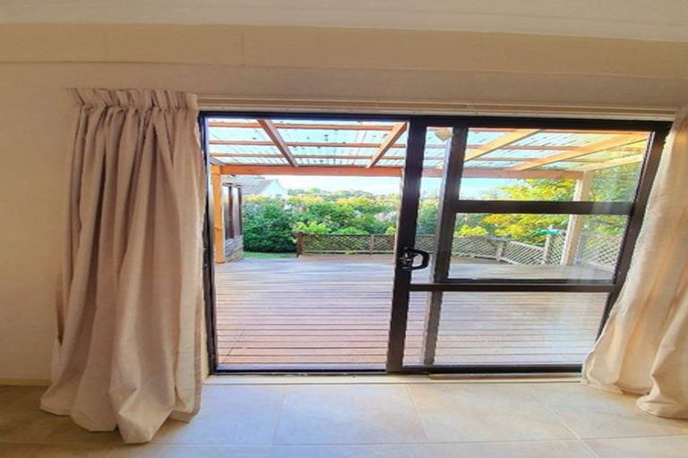 Photo of property in 146 Oaktree Avenue, Browns Bay, Auckland, 0630