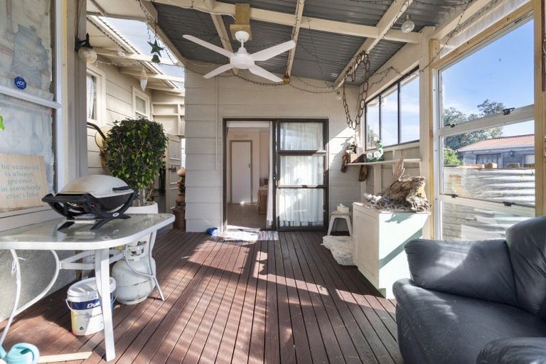 Photo of property in 6 Milne Street, Sanson, 4817