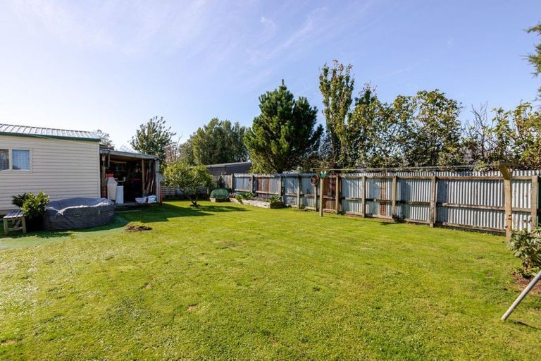 Photo of property in 28 Fox Street, Woodville, 4920