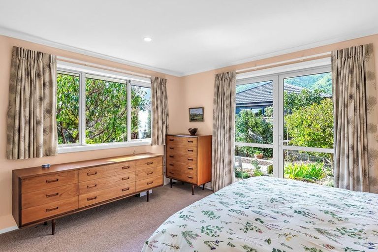 Photo of property in 82 Waipunahau Road, Waikanae, 5036