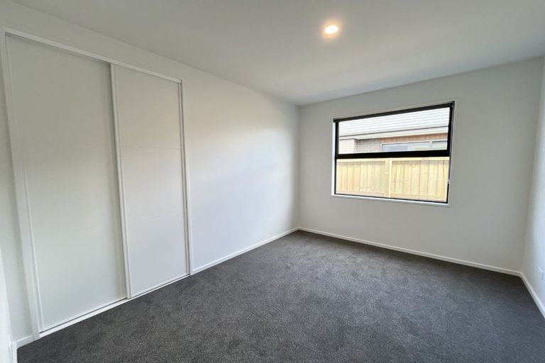 Photo of property in 37 Rita Angus Road, Belfast, 8051