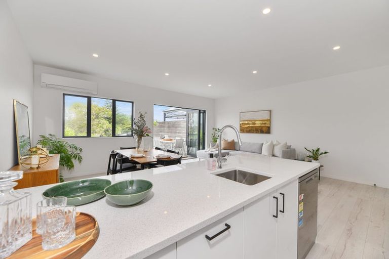 Photo of property in 19b Tawa Road, Te Atatu Peninsula, Auckland, 0610