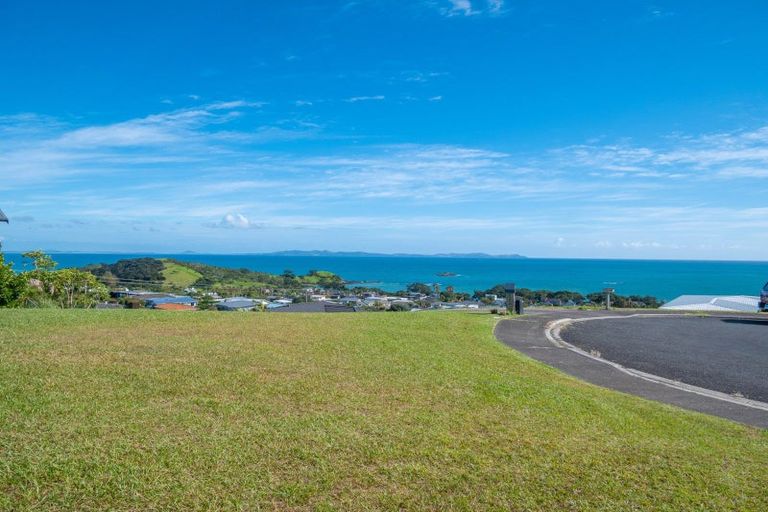 Photo of property in 33 Lori Lane, Coopers Beach, 0420