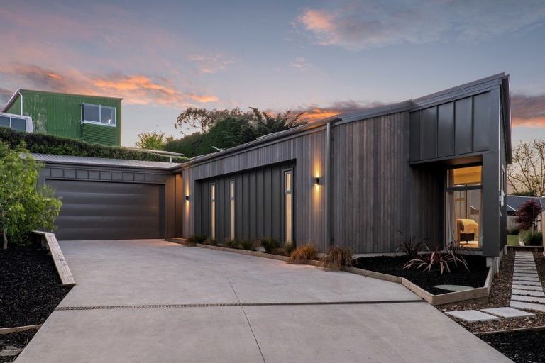 Photo of property in 13 Barnfields Close, Halswell, Christchurch, 8025