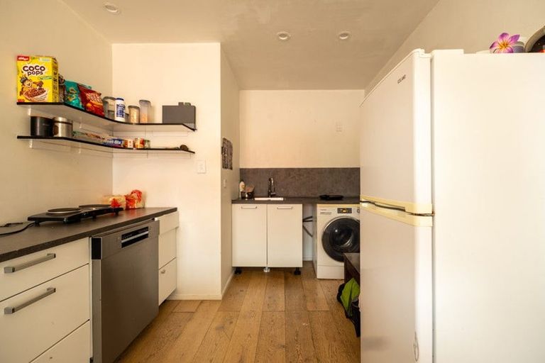Photo of property in 1/23 Bernleigh Terrace, West Harbour, Auckland, 0618