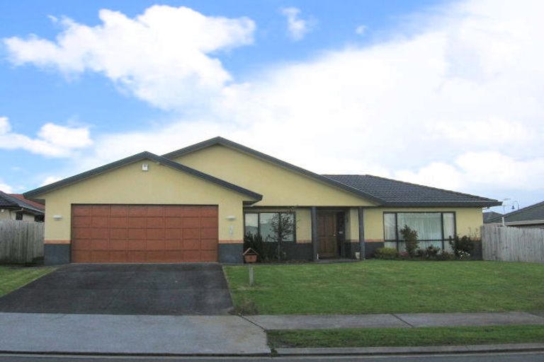Photo of property in 7 Millisle Place, East Tamaki Heights, Auckland, 2016