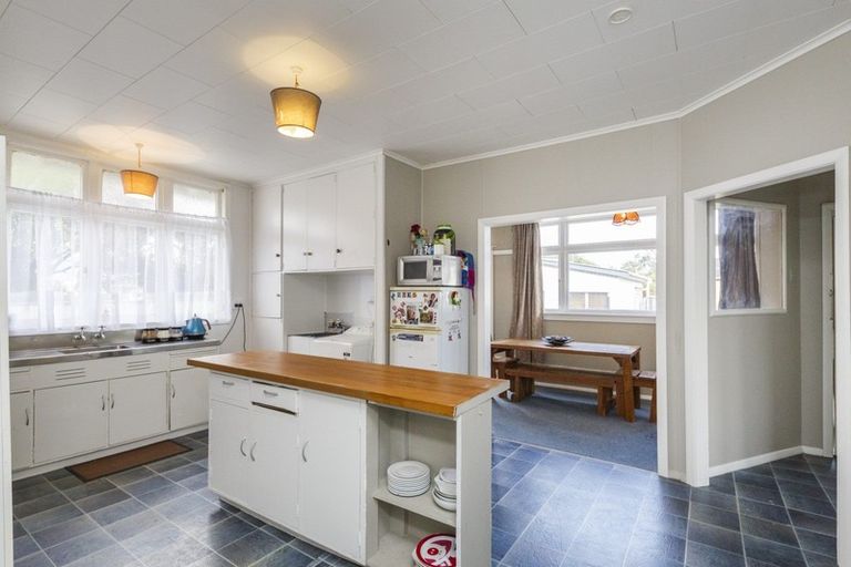 Photo of property in 4 Perrin Place, Kelvin Grove, Palmerston North, 4414
