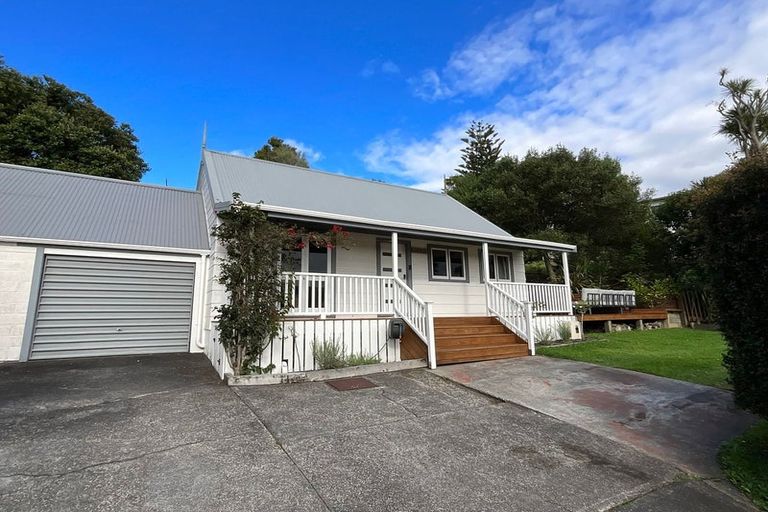 Photo of property in 1/24 Halder Place, Torbay, Auckland, 0632