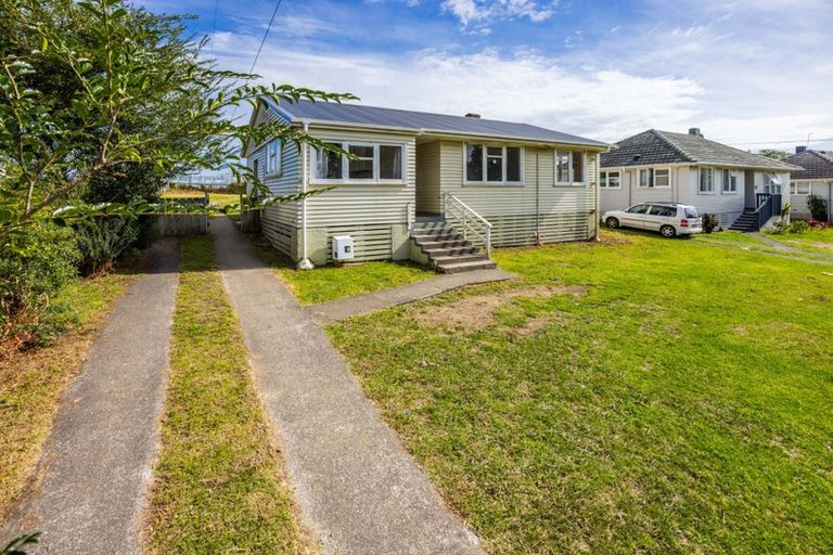 Photo of property in 22 Gilbert Road, Otara, Auckland, 2023