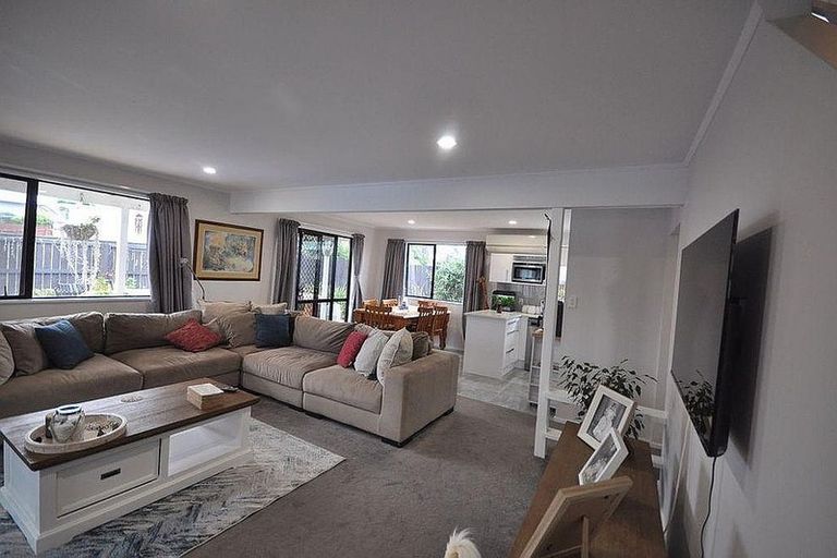 Photo of property in 23 Saint Johns Avenue, Tuakau, 2121