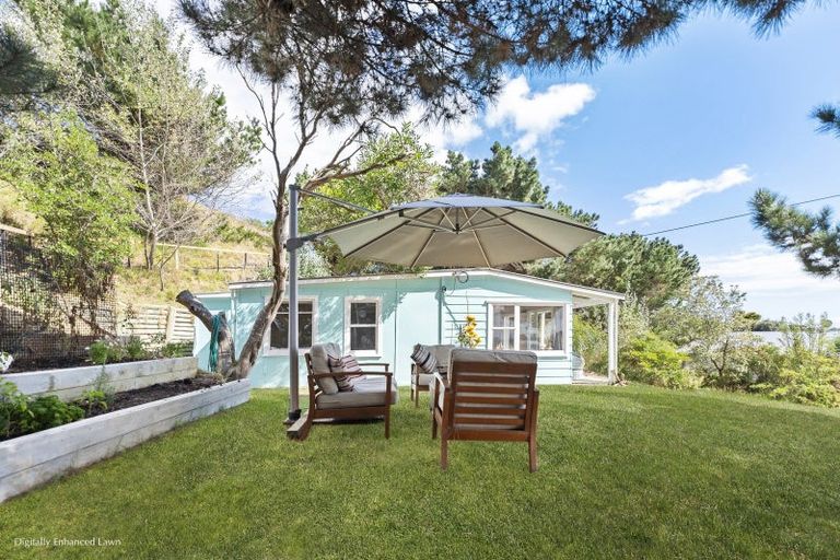 Photo of property in 8 Signal Street, Foxton Beach, Foxton, 4815