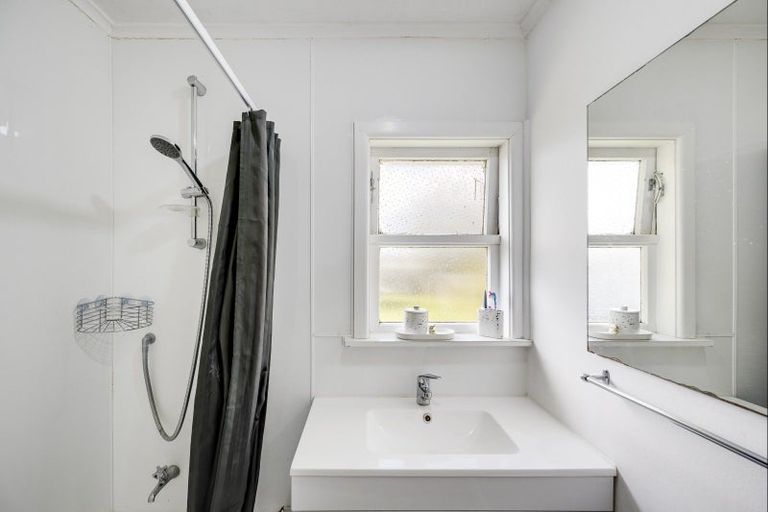 Photo of property in 17 Downing Avenue, Pirimai, Napier, 4112