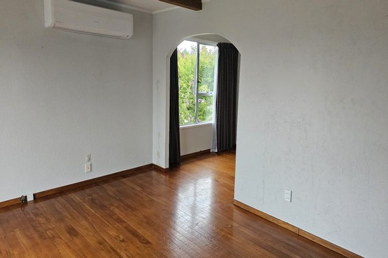 Photo of property in 5 Nan Place, Pakuranga Heights, Auckland, 2010