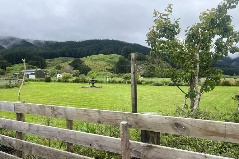 Photo of property in 67 Whitemans Valley Road, Whitemans Valley, Upper Hutt, 5371