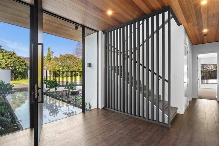 Photo of property in 5 Waipuia Place, Greenhithe, Auckland, 0632