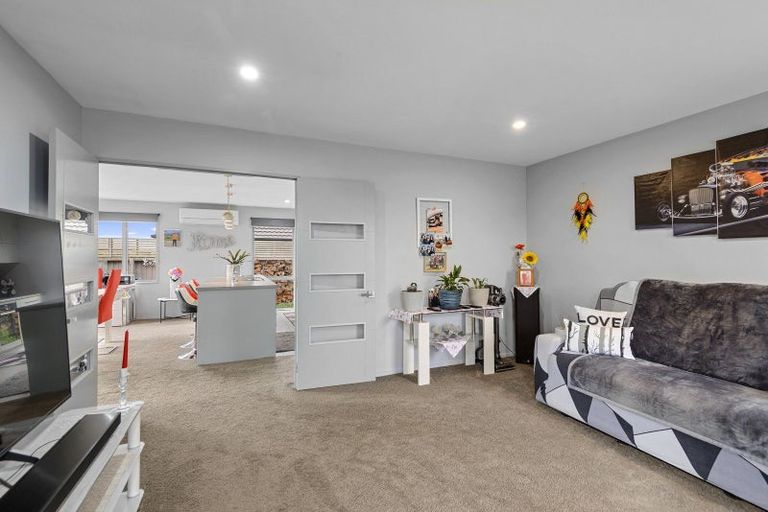 Photo of property in 35 Beech Drive, Rangiora, 7400
