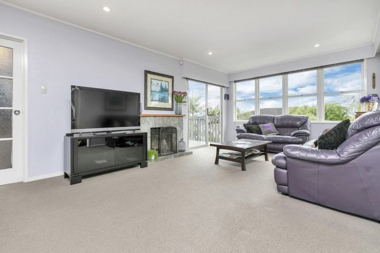 Photo of property in 16 Coronation Road, Glenfield, Auckland, 0627
