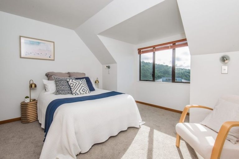 Photo of property in 13 Ramphal Terrace, Khandallah, Wellington, 6035