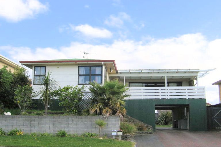 Photo of property in 818 Papamoa Beach Road, Papamoa Beach, Papamoa, 3118