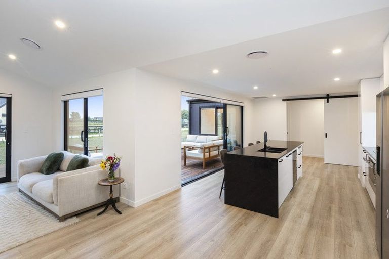 Photo of property in 34 Waitai Close, Long Bay, 0630