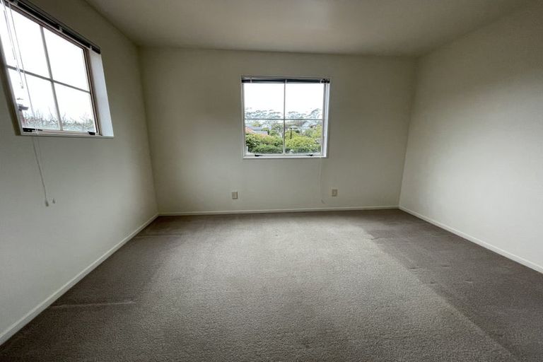 Photo of property in 2/47 Lavery Place, Sunnynook, Auckland, 0632
