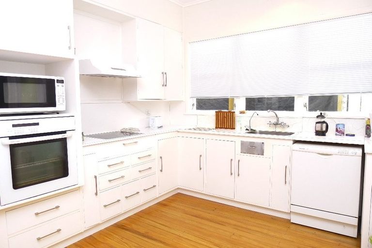 Photo of property in 14 Nathan Avenue, Paraparaumu Beach, Paraparaumu, 5032