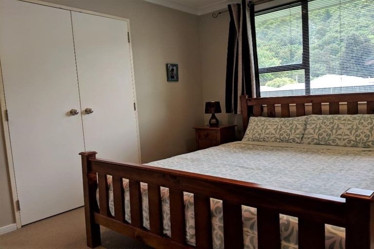 Photo of property in 6f1- Gemstone Drive, Birchville, Upper Hutt, 5018