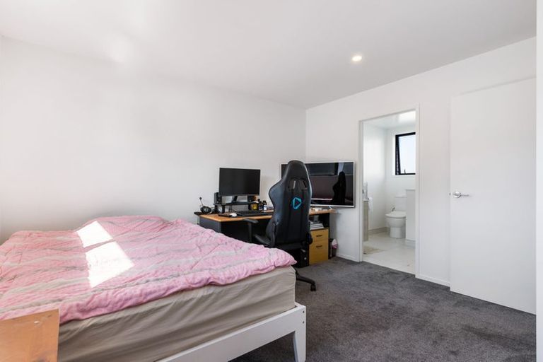 Photo of property in 6/19 Karamu Street, Te Atatu Peninsula, Auckland, 0610