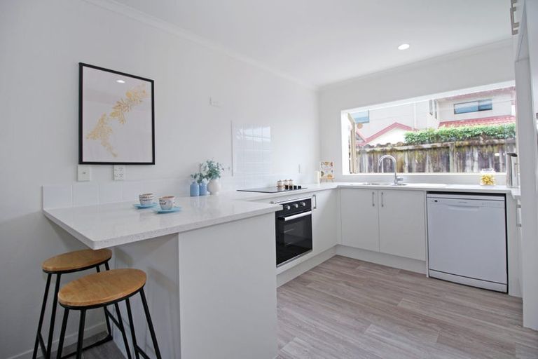 Photo of property in 18 Regalwood Place, Favona, Auckland, 2024
