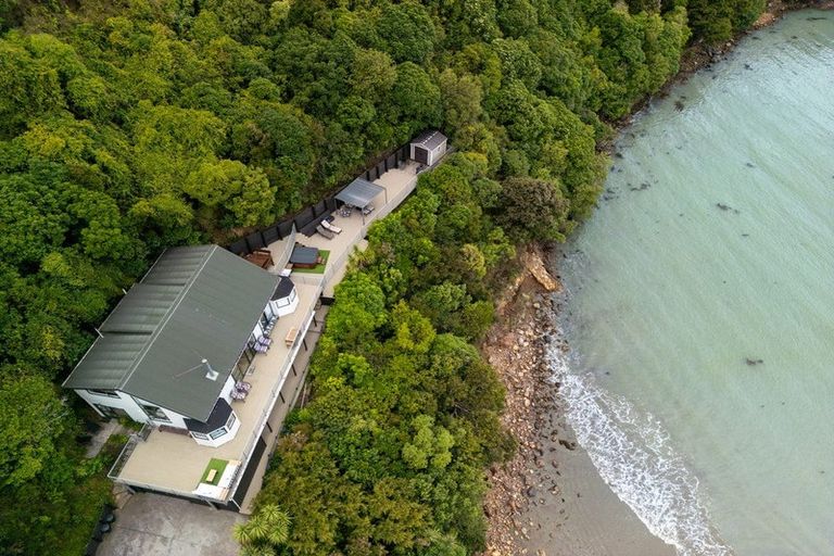 Photo of property in 79 Tikao Bay Road, Wainui, French Farm, 7582