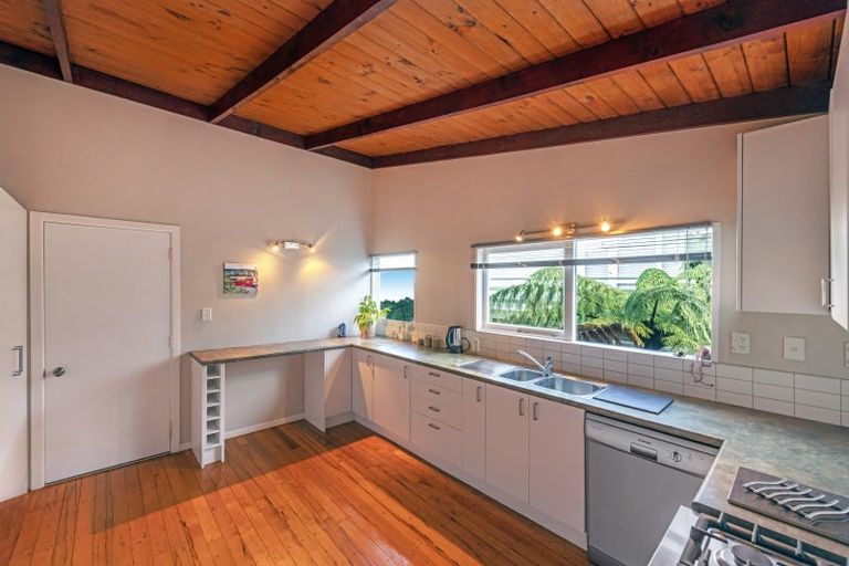 Photo of property in 14 Tensing Place, Khandallah, Wellington, 6035