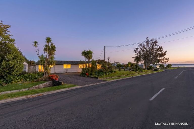 Photo of property in 20 Willow Avenue, Hannahs Bay, Rotorua, 3010