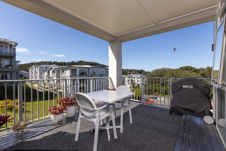 Photo of property in 76 Landmark Terrace, Orewa, 0931