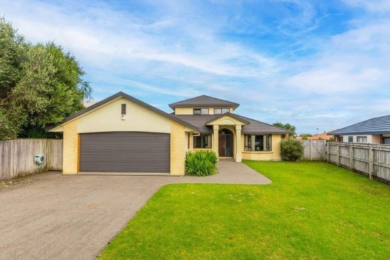 Photo of property in 6 Shearwater Rise, Paraparaumu Beach, Paraparaumu, 5032