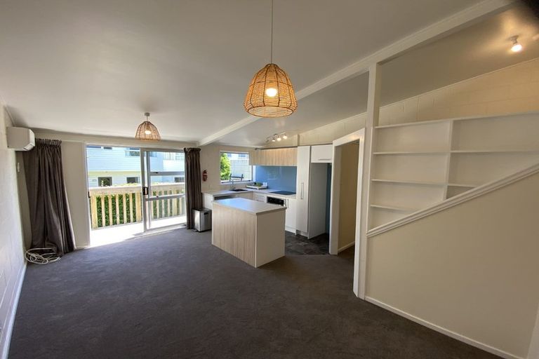 Photo of property in 23f4 Collins Avenue, Tawa, Wellington, 5028