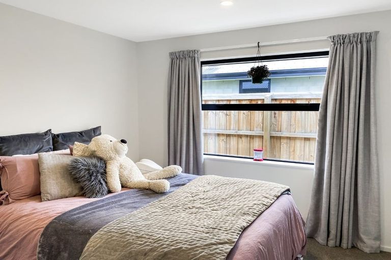 Photo of property in 33 Fairbairn Road, Rolleston, 7614