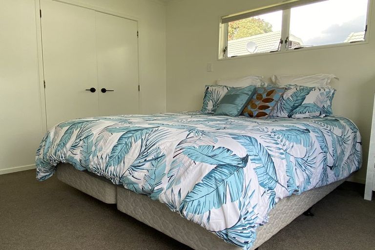 Photo of property in 2/12 Duncan Avenue, Te Atatu South, Auckland, 0610