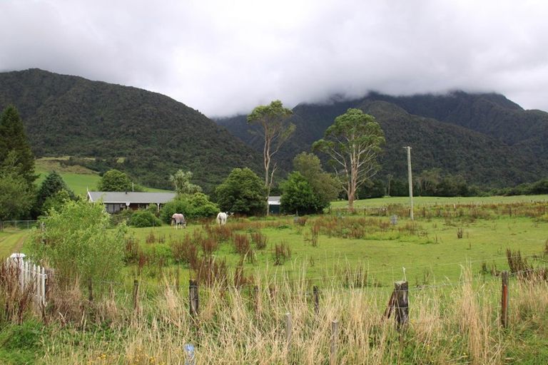 Photo of property in 1425 Lake Brunner Road, Inchbonnie, 7875